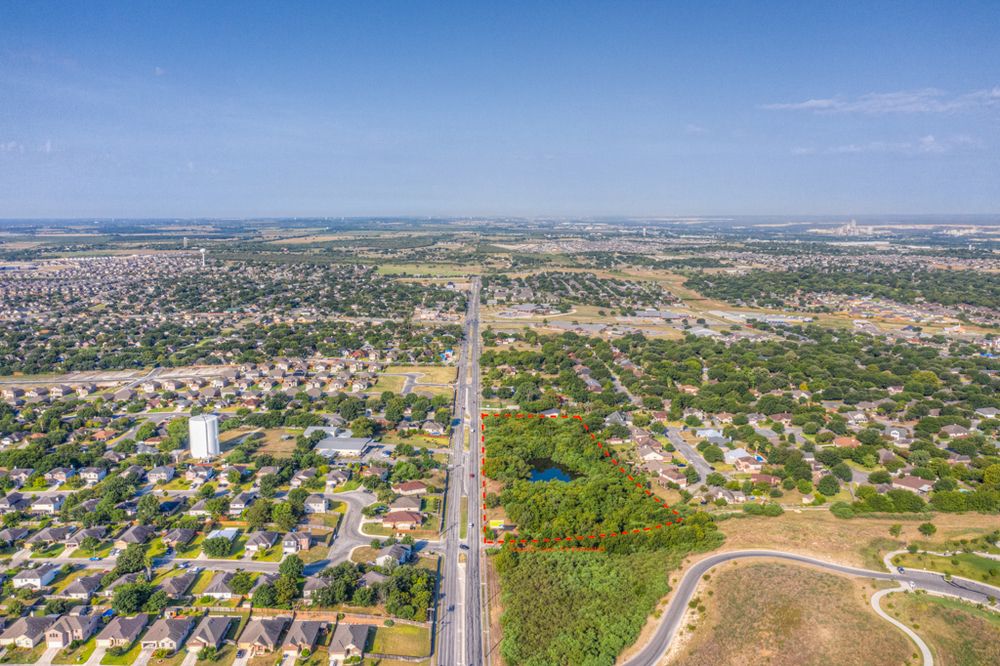 648 W County Line Rd, New Braunfels, TX 78130